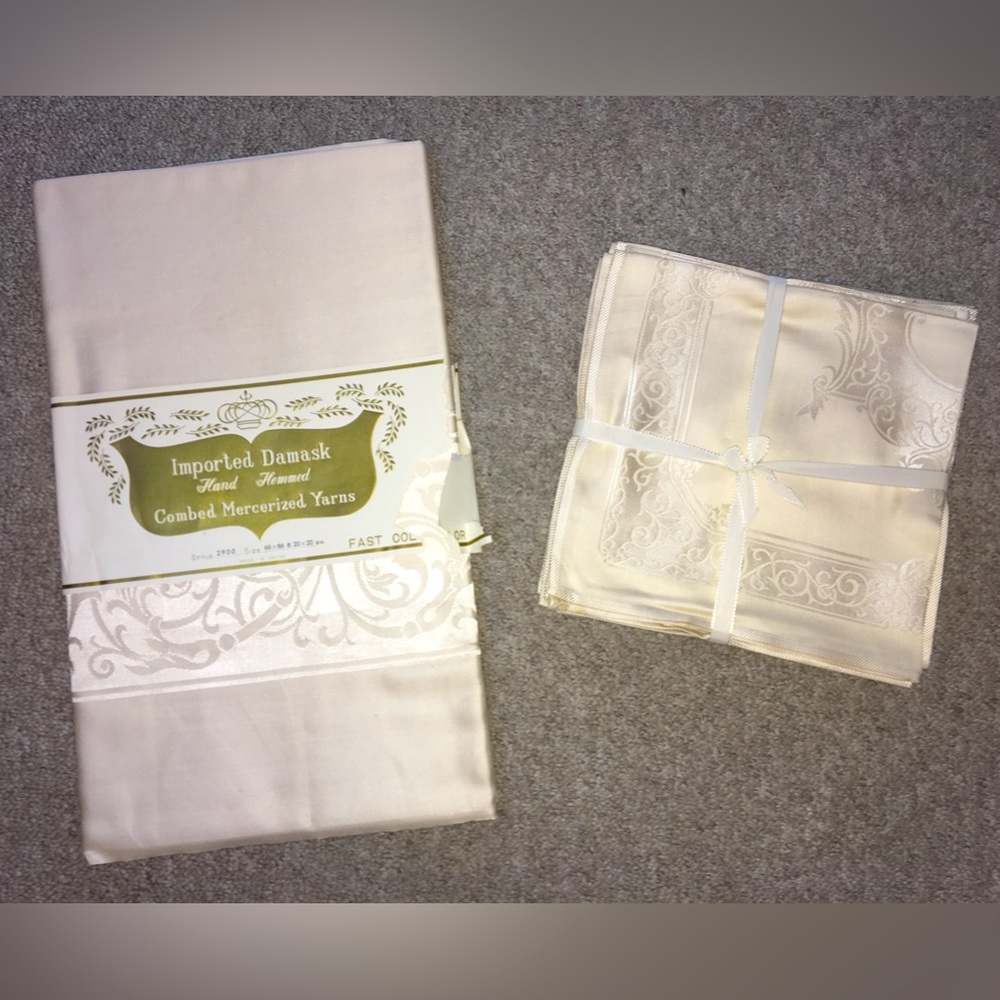 Vintage Ivory Damask Tablecloth & Napkin Set JAPAN